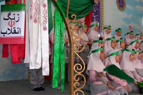 نوای زنگ انقلاب از مدرسه شهید سرافراز اسلامشهر برخاست