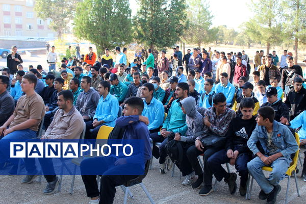 کارگاه آموزش بهداشت روان در مدرسه نخبگان عشایر گنجه‌ای برگزار شد