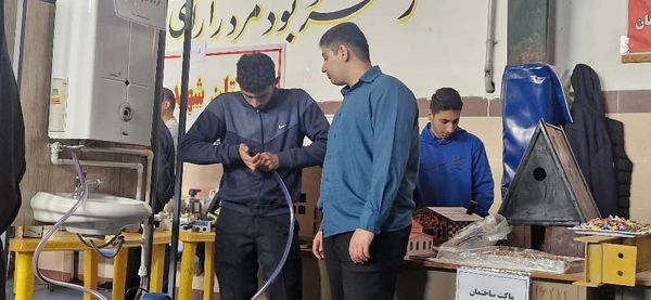 افتتاح نمایشگاه دست‌سازه‌های هنرجویان هنرستان‌های محمودآباد 