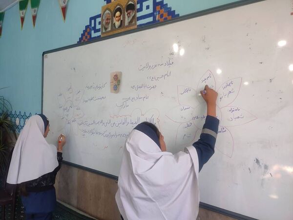 اعیادشعبانیه با حضور پر رنگ دانش‌آموزان مدرسه شهید معظم