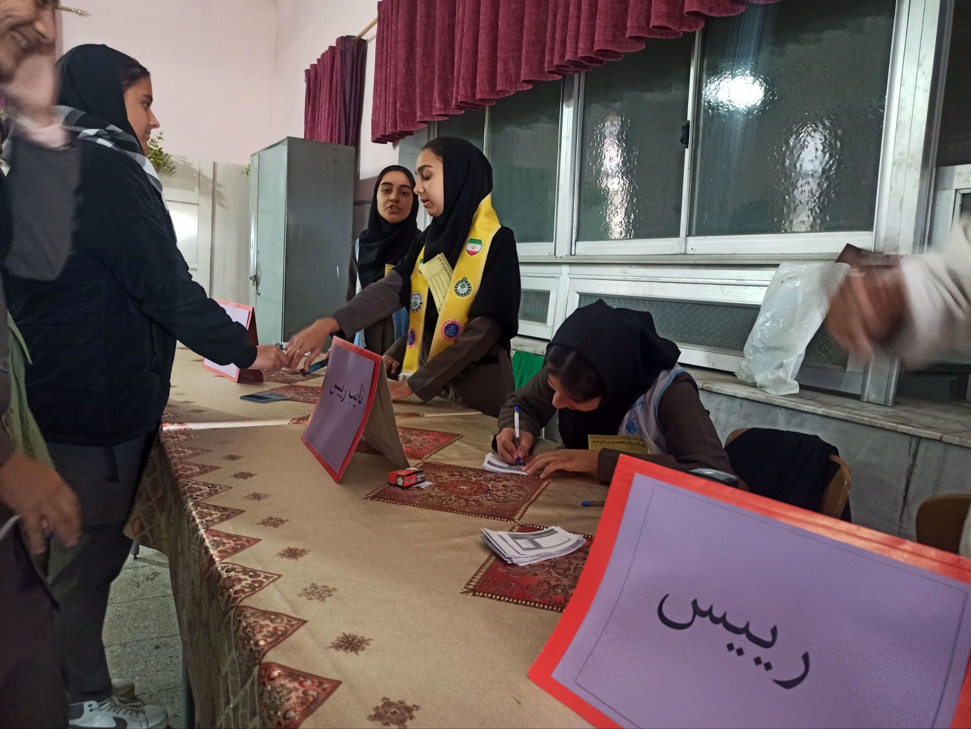 انتخابات شورای دانش‌آموزی در دبیرستان نمونه اندیشه