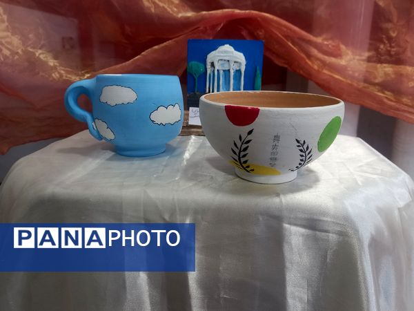 نمایشگاه مدرسه آرمانی هنر آسمانی در دبیرستان فرهنگ مرحوم فخرایی