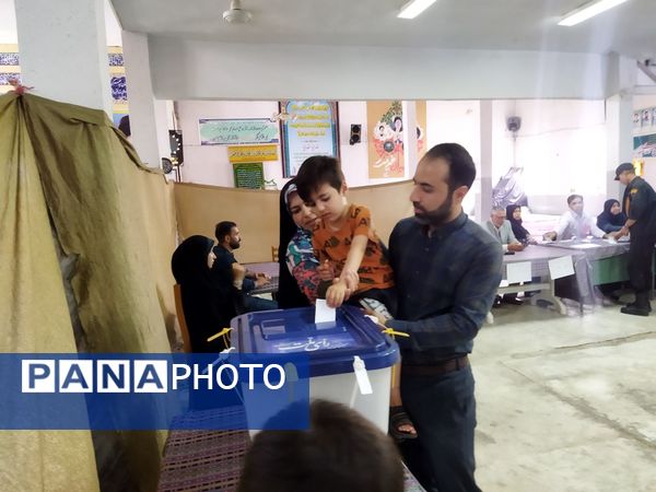 انتخابات چهاردهمین دوره ریاست‌جمهوری در مسجد جامع شهر