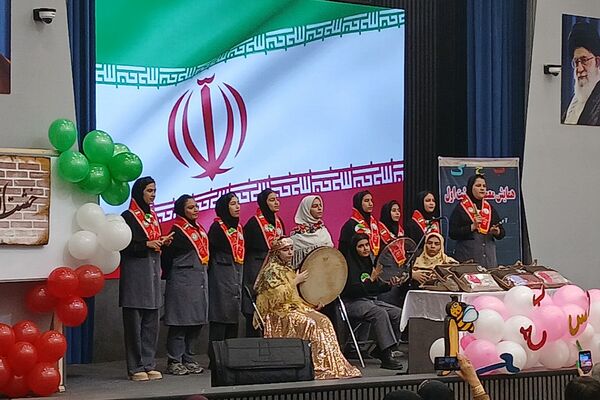 همایش معماران خشت اول در کهریزک؛ بزرگداشت معلمان پایه اول ابتدایی