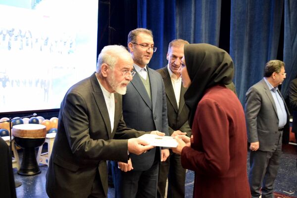  ضیافتی از افتخار و تجلیل برای قهرمانان دانش‌آموز