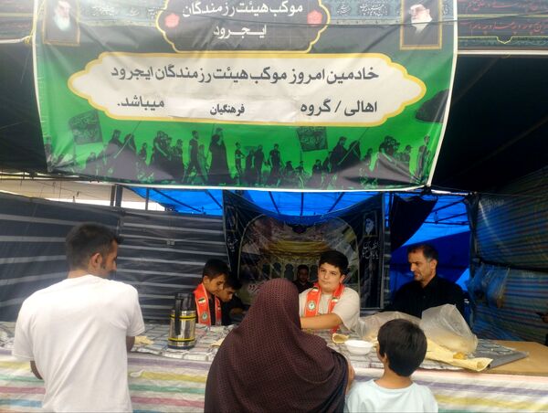 خدمت‌رسانی فرهنگیان و دانش‌آموزان پیشتاز زنجانی در موکب هیات رزمندگان ایجرود