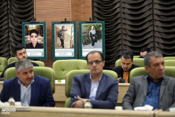 امضای تفاهم نامه همکاری ساخت گلزار شهدای میناب