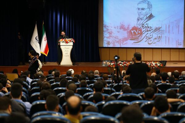 نخستین کنگره بزرگداشت ۲۷۰ دانش‌آموز شهید دبیرستان ماندگار امام صادق (ع) 