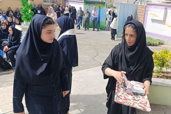 جشن جوانه ها در دبیرستان مهر نیشابور