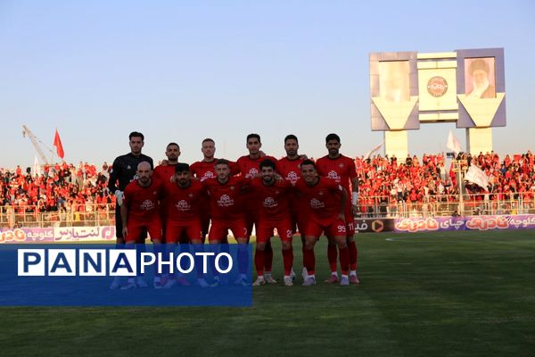 برد شیرین تراکتور در خانه مقابل آلمینیوم اراک