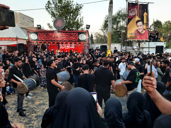 عشاق دلسوخته سیدالشهدا شام غریبان را با آتش زدن خیمه‌‌ها به پایان رساندند