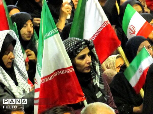 حضور اقشار مختلف مردم در مراسمات شبانه کاشمر