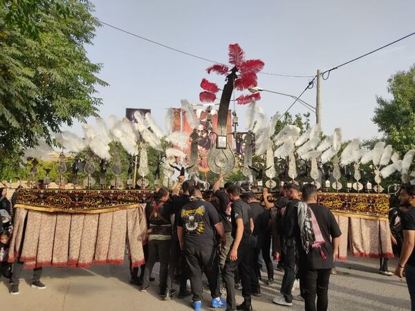 کاروان بزرگ علم گردانی در کاشان