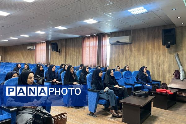 برگزاری دوره ضمن خدمت «گرمایش زمین» ویژه مراقبین و رابطین سلامت مدارس