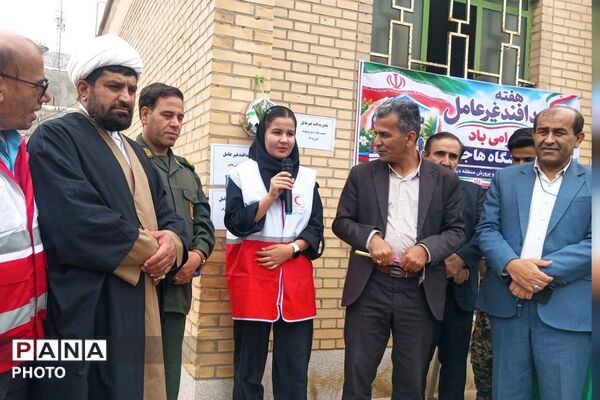 دبیرستان هاجر دیشموک، میزبان برنامه‌ای با محوریت پدافند غیرعامل