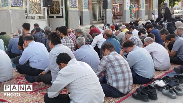 زمزمه دعای عرفه در جوار پنج شهید گمنام بلوار گلها نیشابور 