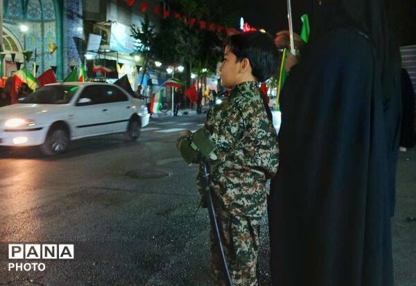 هستیم درخیابان ،محکم تر از قبل