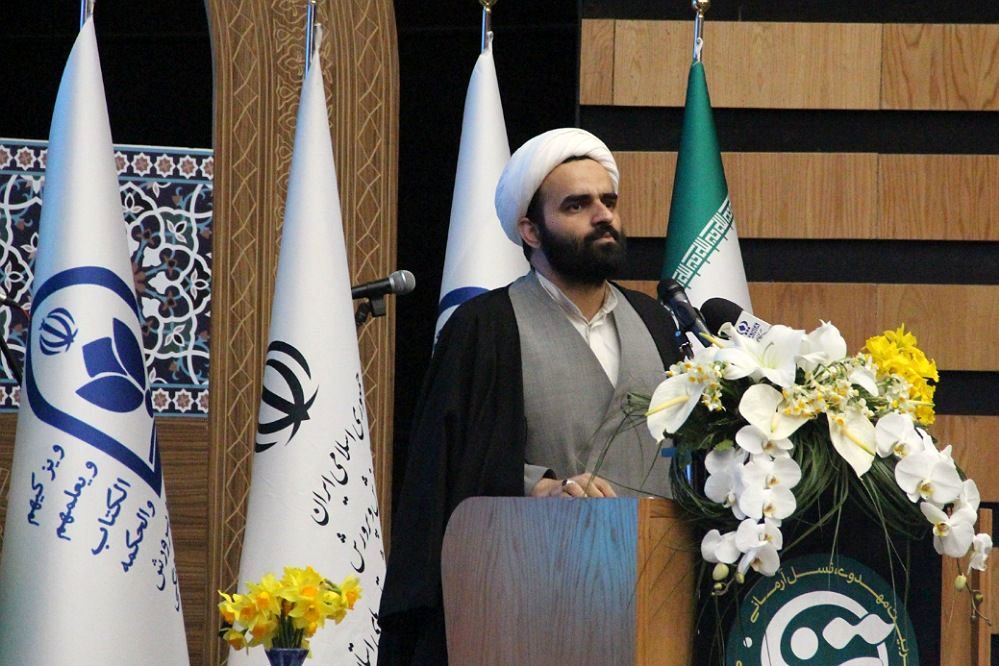 آموزش‌وپرورش به تنهایی قادر به تربیت دانش‌آموزان نیست/ باید دیوارها را برداریم و از ظرفیت‌های مردمی استفاده کنیم