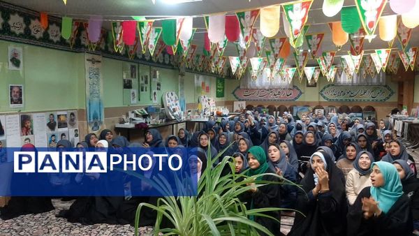 جشن با شکوه انقلاب در دبیرستان فدک منطقه ۱۲
