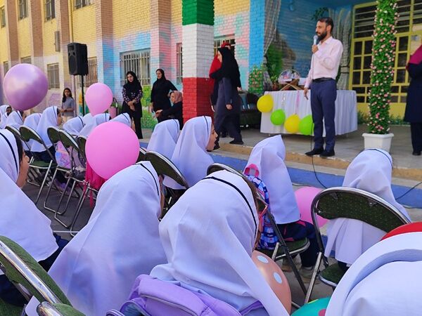 جشن شکوفه ها در مدارس شهرستان قدس، آغاز طلایی و شیرین  سال تحصیلی