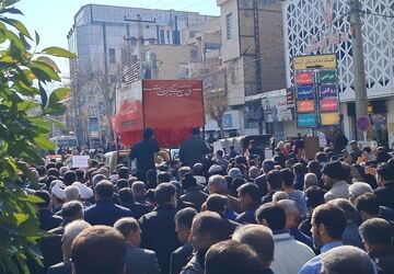 تشییع شهید مصطفی بیرانوند با حضور پرشور مردم لرستان 
