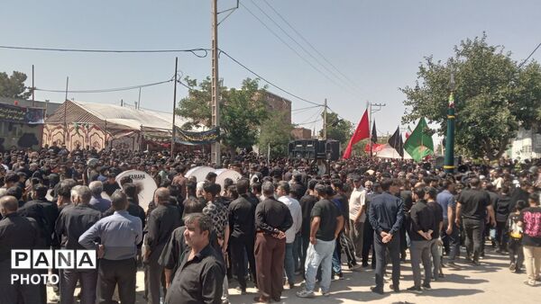 مراسم عزاداری و زنجیر زنی در روز عاشورای حسینی روستای فدیشه