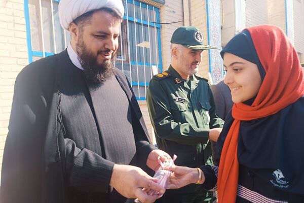 مانور پدافند غیرعامل در دبیرستان  سوده شهرستان ورامین 