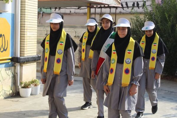 مشق همدلی در گلوگاه 