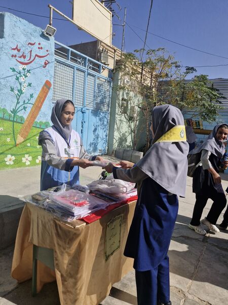 جشن عاطفه‌ها در دبیرستان افق خواف 