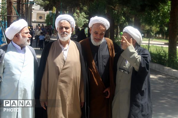 نماز جمعه امروز کرمان از نگاه دوربین