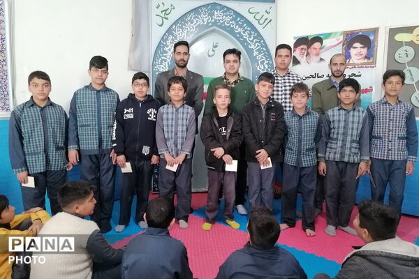 ویژه‌برنامه امام رضایی در مدرسه امام‌خمینی (ره) نیر
