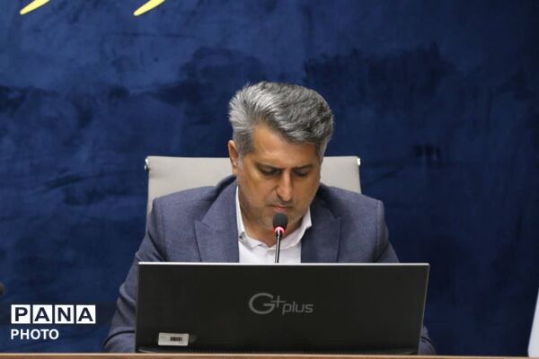 آیین تجلیل از مدیران مدارس تمام تشکیلاتی و مدیران سازمان دانش آموزی مناطق ۱۹ گانه تهران 
