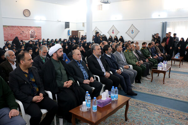 برپایی جشن «حضور تا ظهور» در دبیرستان شهیده حسنی سعدی قم