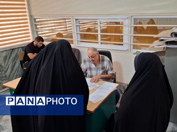 موفقیت دانش‌آموزان ناحیه ۲ در کنکور ‌۱۴۰۴ و انتخاب رشته در مرکز مشاوره رضوان