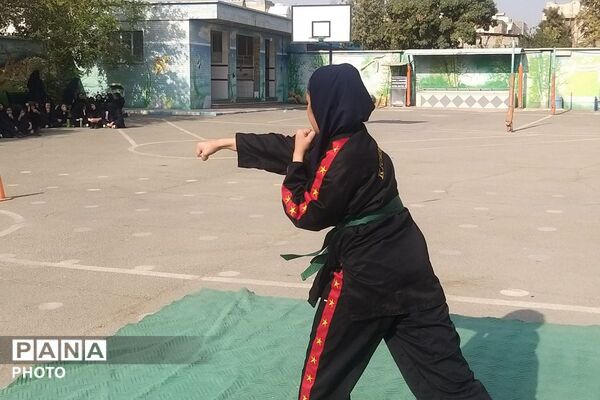 المپیاد ورزشی درون مدرسه‌ای دبیرستان ایران ۱
