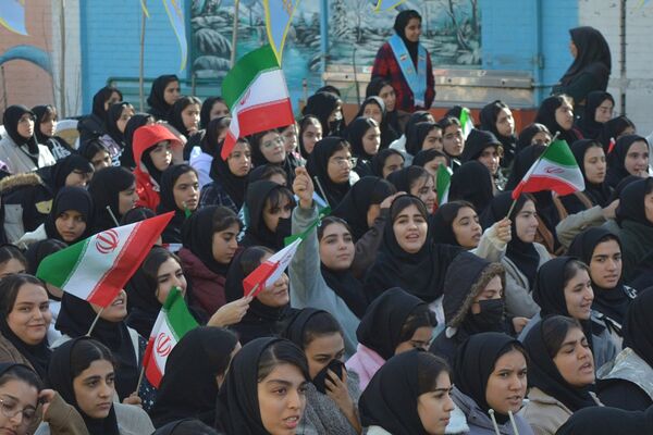 زیر پرچم ایران