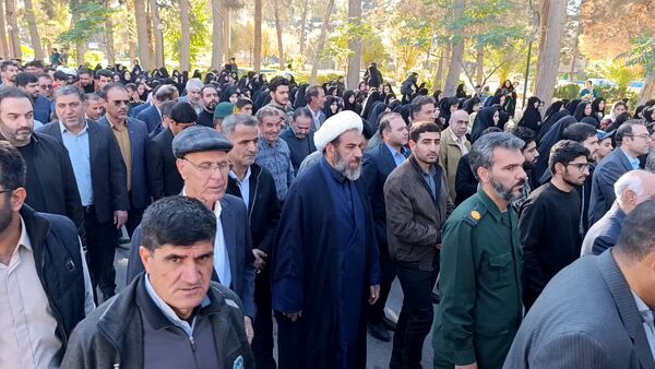 استقبال باشکوه مردم کوهدشت از شهدای گمنام  