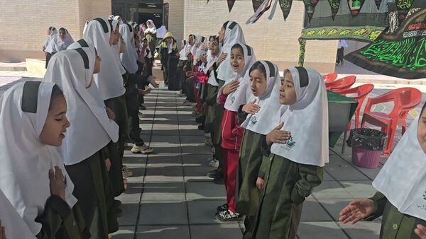 ایستگاه خیاطی صلواتی در مدرسه زینب(س) شهرستان مروست