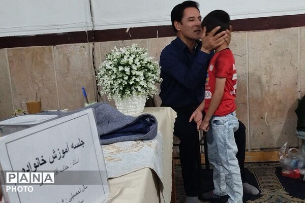 جلسه آموزش خانواده با محوریت فرزندپروری موفق در دبستان معصومیه