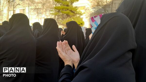  اقامه نماز باشکوه عید فطر در مسجد قائم‌المهدی جاهدشهر