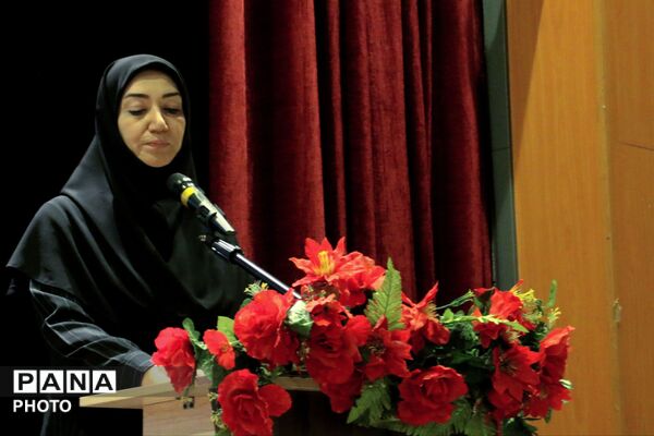 آیین تجلیل از دانش‌آموزان برگزیده جشنواره جابر ابن حیان و پژوهش‌سراهای کبودراهنگ
