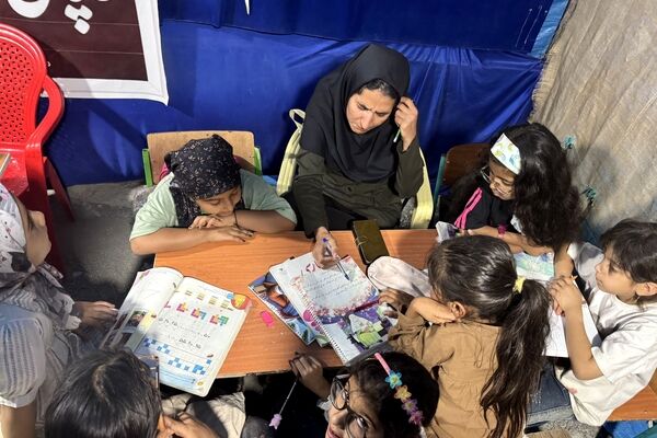 در شبِ سه‌شنبه، ۲۲ اردیبهشت، شهر با حضور پرشوق مردمانش جانی تازه گرفت