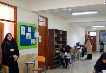 برگزاری آزمون نهایی در دبیرستان دخترانه زمزم 