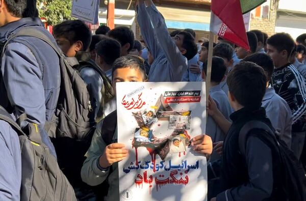 راهپیمایی روز دانش‌آموز در گلوگاه 