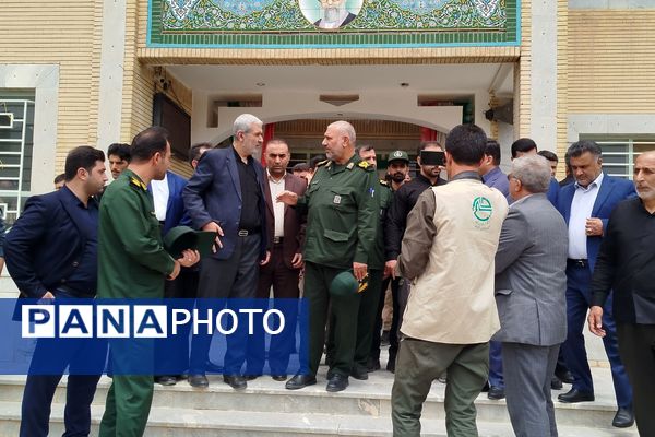 بازدید مسئولان از مدارس نوسازی‌شده لردگان در طرح ملی شهید عجمیان 