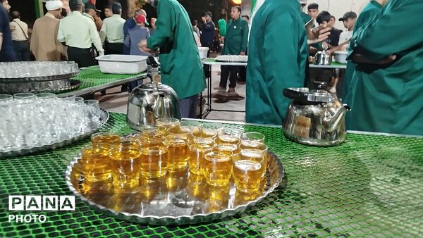 چایخانه فاطمه الزهرا در نود و نهمین شب از اجتماعات مردمی 