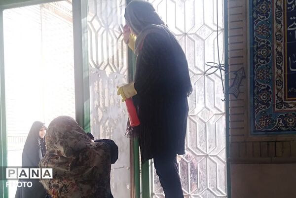 غبار‌روبی مساجد در آستانه ماه مبارک رمضان