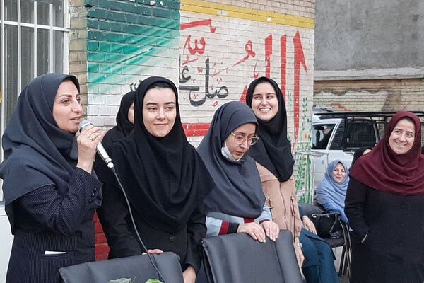 برگزاری جشن پرشور روز دانش آموز در دبیرستان شهدای هسته‌ای