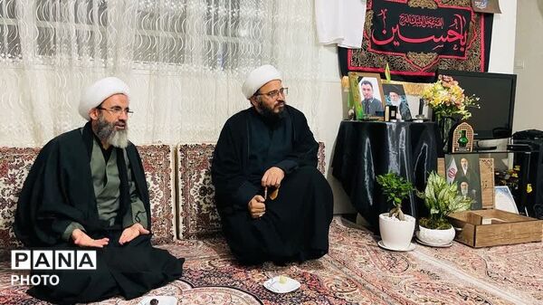 دیدار مسئولین شهرستان فردیس با جمعی از خانواده معظم شهدا