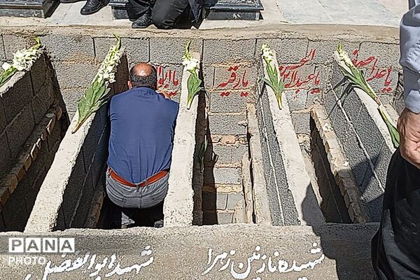 مراسم تشییع و خاکسپاری شهدای جنگ رمضان وائین